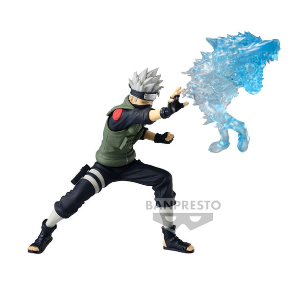 Profil gauche de la figurine Kakashi Hatake avec son bandeau frontal et tenue ninja