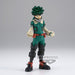 Profil latéral de la figurine Deku Izuku Midoriya montrant sa posture dynamique et sa tenue de héros