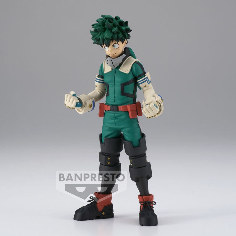 Zoom sur le visage expressif de la figurine Deku Izuku Midoriya avec ses yeux déterminés