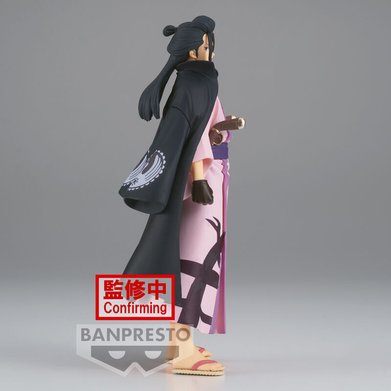 Photo rapprochée des accessoires et finitions de la figurine Izou One Piece