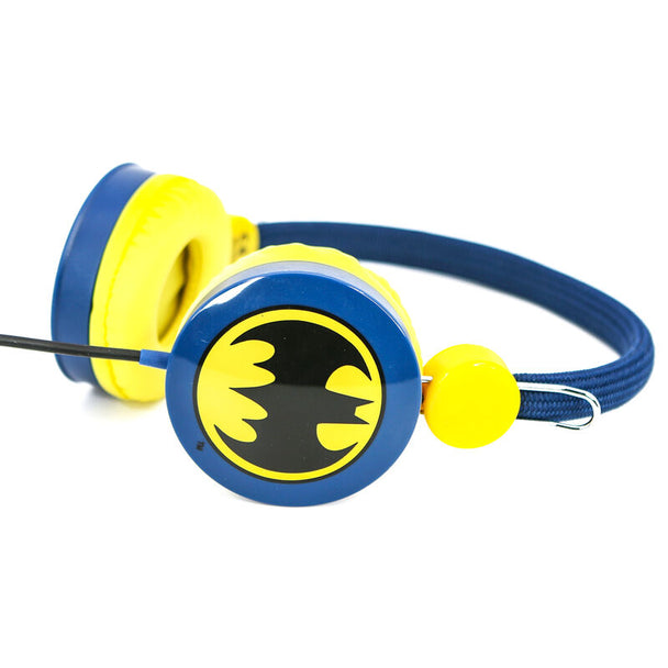 Profil latéral du casque Batman Core montrant l'oreillette rembourrée et le design enfantin
