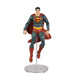 Ensemble des figurines Black Adam et Superman côte à côte, prêtes pour exposition