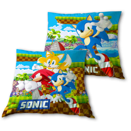 Coussin carré Sonic The Hedgehog officiel SEGA de 35x35 cm avec illustration colorée du personnage emblématique.