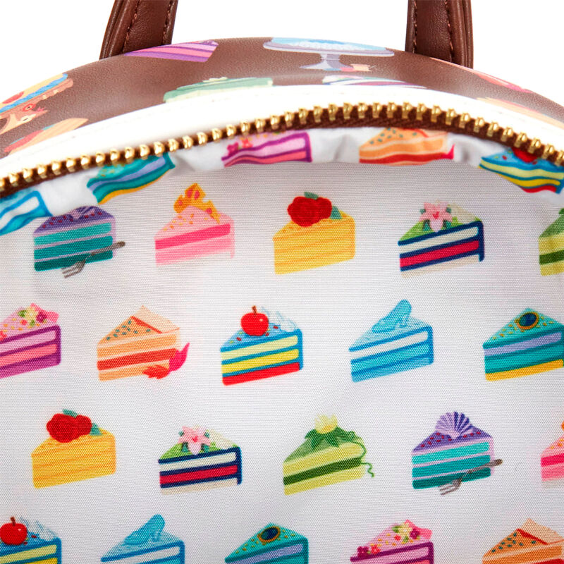 Vue latérale montrant la profondeur et la forme compacte du sac à dos Loungefly Disney