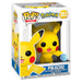 Détail de la figurine Funko POP Pikachu montrant les couleurs vives et la finition en vinyle