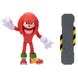 Figurine Sonic the Hedgehog 2 tenue en main pour montrer l’échelle de 10 cm