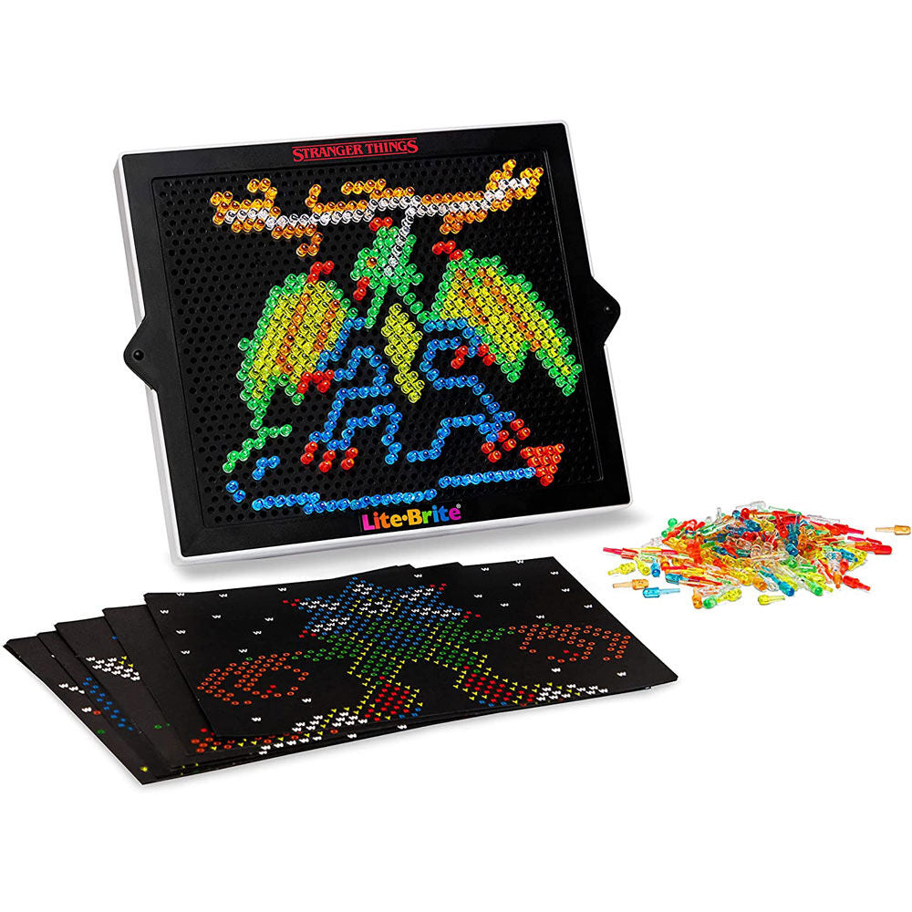 Présentation des 650 mini-pins colorés inclus dans le jeu pour créer des designs précis.