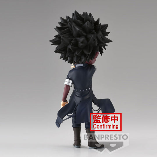 Vue arrière de la figurine Dabi My Hero Academia montrant la texture et le design du manteau