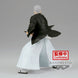 Vue rapprochée du visage expressif de la figurine Yamada Asaemon Shion signée BANPRESTO