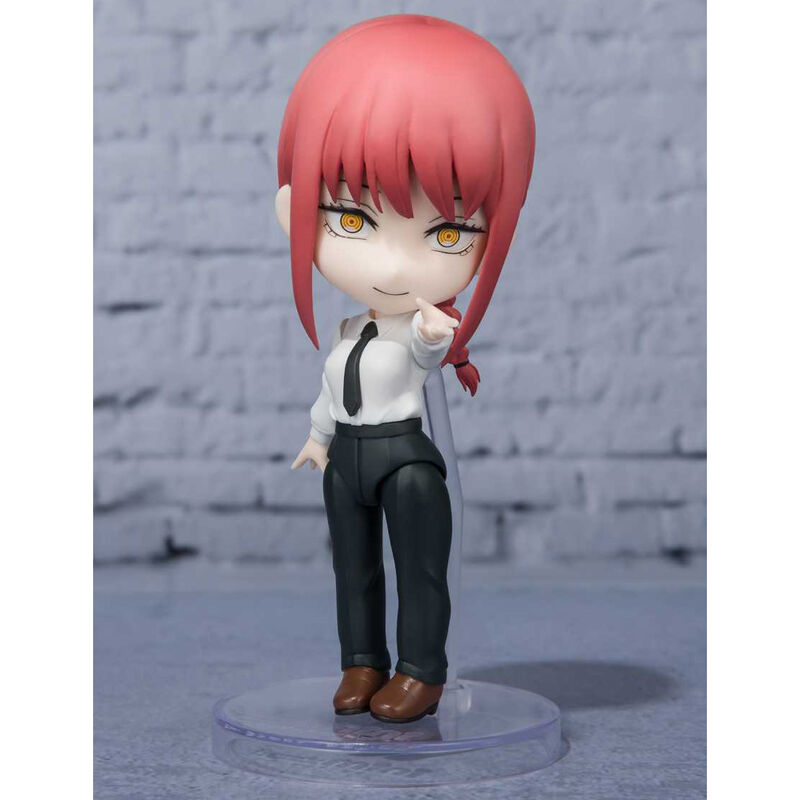Figurine Makima Chainsaw Man avec accessoires affichés sur fond neutre
