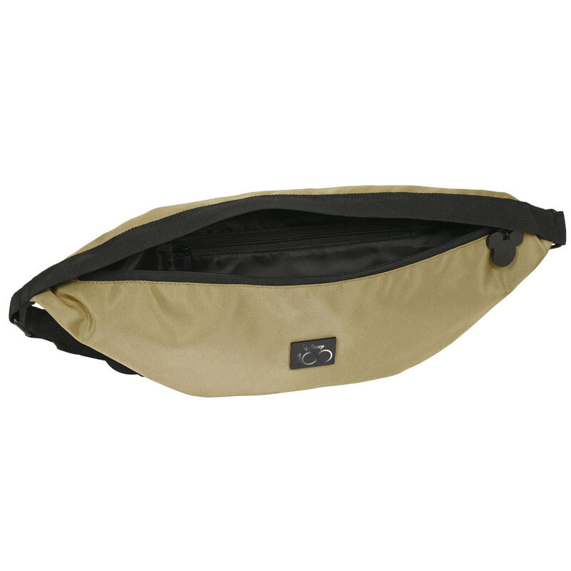 Présentation du sac banane Disney SAFTA porté en bandoulière lors d'une sortie urbaine