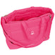 Sac Benetton Raspberry SAFTA porté en bandoulière par une personne, illustrant la bandoulière ajustable et amovible