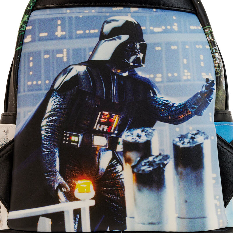 Intérieur du sac à dos avec doublure coordonnée et espace de rangement pratique