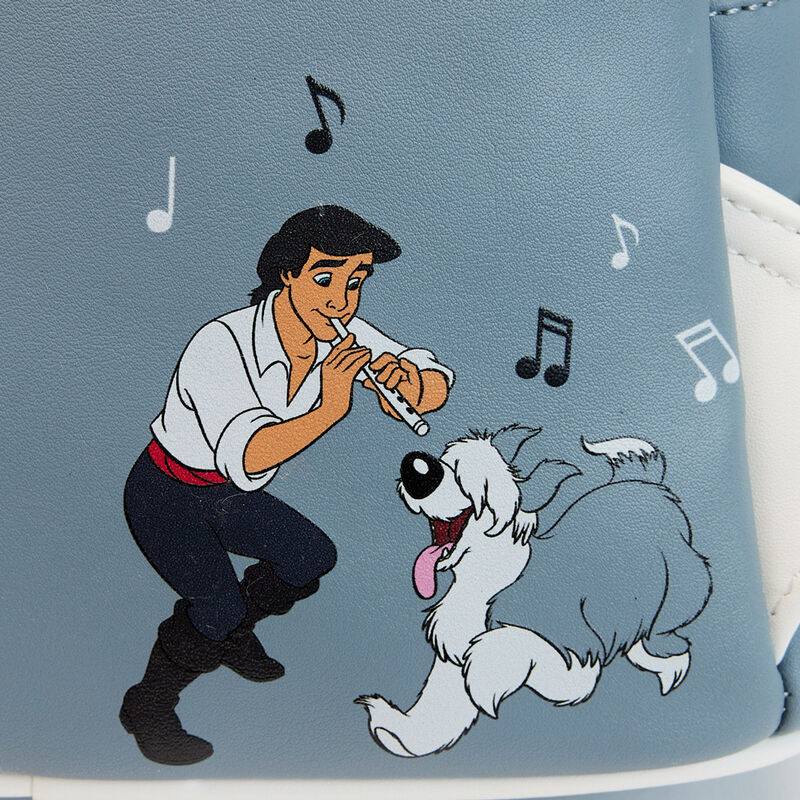 Intérieur du sac à dos Loungefly avec doublure imprimée assortie au thème La Petite Sirène