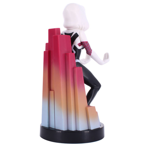 Support Spider Gwen tenant une manette PlayStation 5 DualSense sur fond blanc