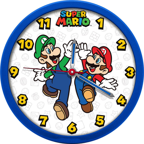 Vue détaillée de l'horloge Super Mario Bros signée KIDS LICENSING, parfaite pour décorer une chambre d'enfant