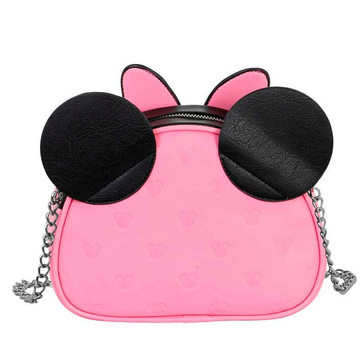 Photo du sac à dos Disney Minnie Heady porté sur l'épaule, illustrant sa taille compacte