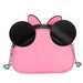 Photo du sac à dos Disney Minnie Heady porté sur l'épaule, illustrant sa taille compacte