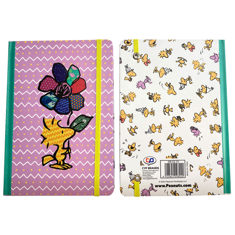 Vue détaillée des pages intérieures du carnet A5 Snoopy, format pratique pour notes et croquis
