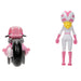 Image montrant la taille compacte de la figurine Peach Kart à côté d’un objet courant