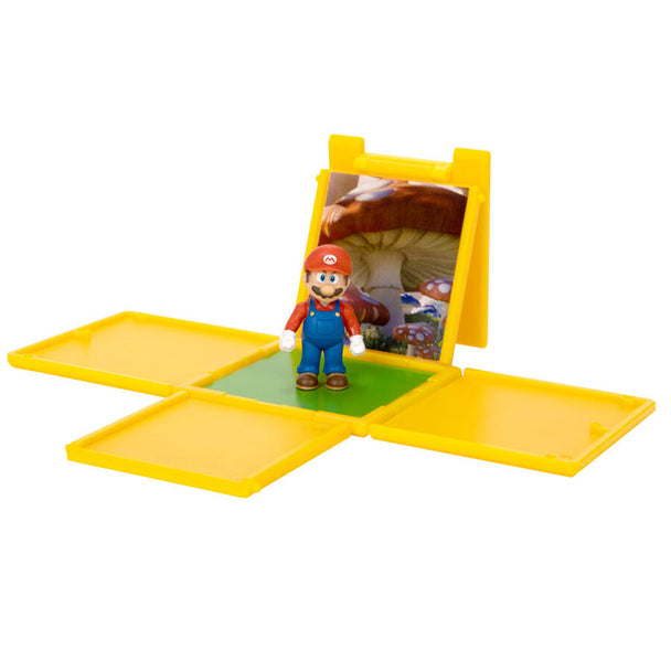 Figurine Luigi en tenue verte et bleue avec expression joyeuse et détails soignés