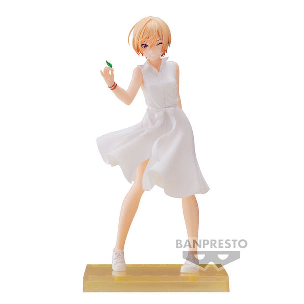 Figurine Juri Saijo de profil, montrant les détails précis de sa tenue colorée de The Idolmaster Shiny Colors