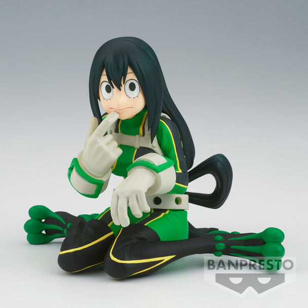 Profil latéral de la figurine Froppy montrant son costume vert et ses yeux expressifs