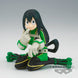 Profil latéral de la figurine Froppy montrant son costume vert et ses yeux expressifs
