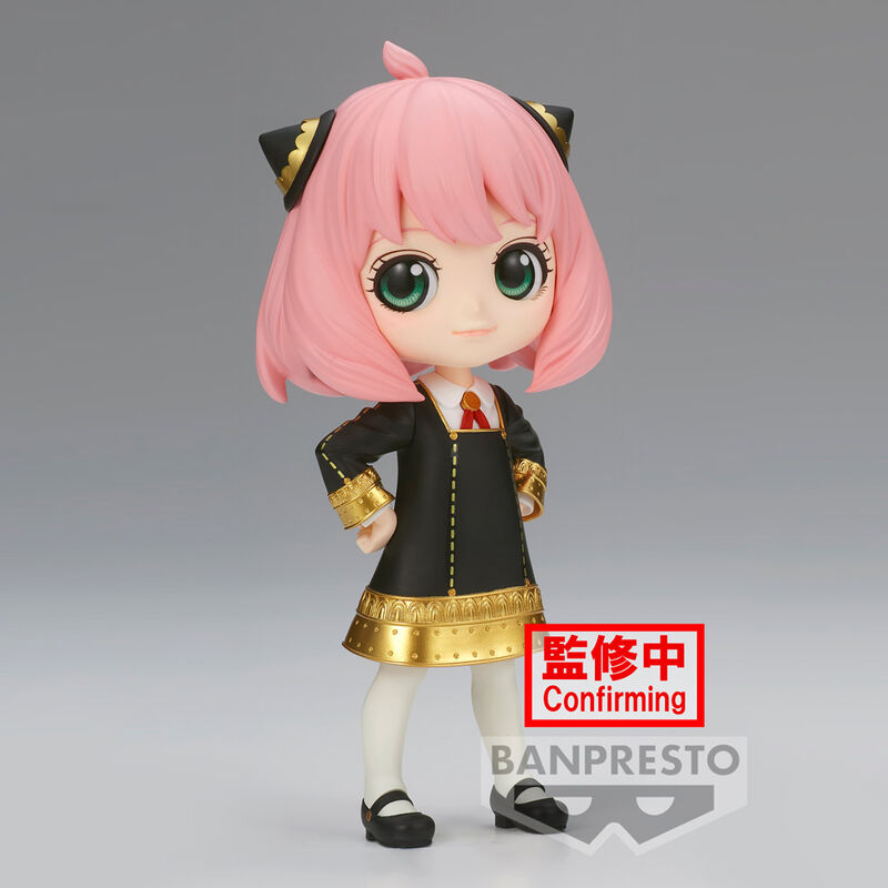Profil gauche de la figurine Anya Forger III ver.A Q posket montrant ses vêtements et accessoires