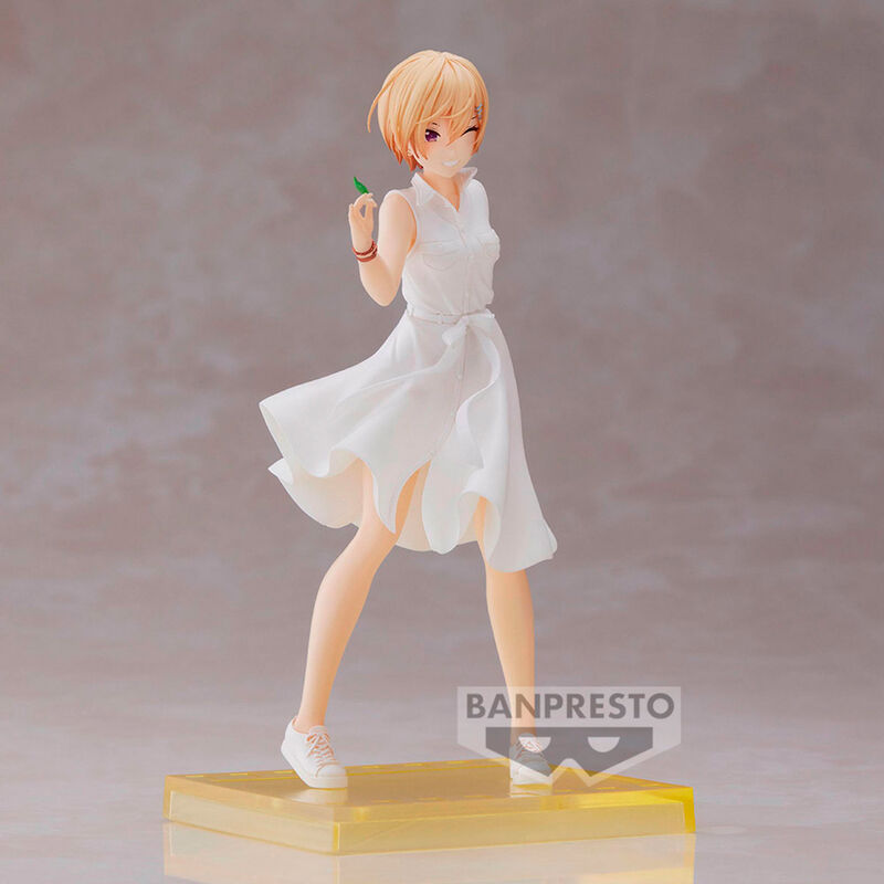 Détail des accessoires et finitions de la figurine Juri Saijo, mettant en valeur la qualité de fabrication