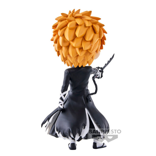 Détail de la figurine Ichigo Kurosaki Q Posket avec son arme emblématique dans la main droite