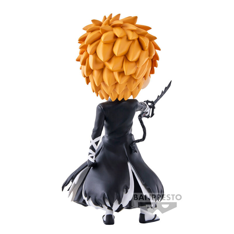 Détail de la figurine Ichigo Kurosaki Q Posket avec son arme emblématique dans la main droite