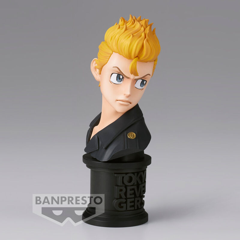 Zoom sur le visage expressif de la figurine Takemichi Hanagaki Tokyo Revengers édition BANPRESTO