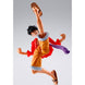 Présentation complète de la figurine Monkey D Luffy 14,5cm avec accessoires sur fond blanc, édition Raid of Onigashima