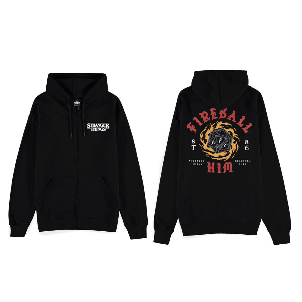 Photo du sweat Stranger Things Fireball DIFUZED porté, mettant en avant la coupe confortable et le design unique