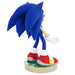 Présentation du support Sonic sur fond blanc montrant sa taille compacte de 20cm