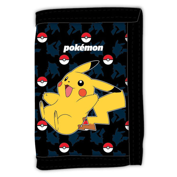 Portefeuille Pokeball Pokémon SAFTA fermé avec fermeture velcro visible, dimensions 13x26 cm