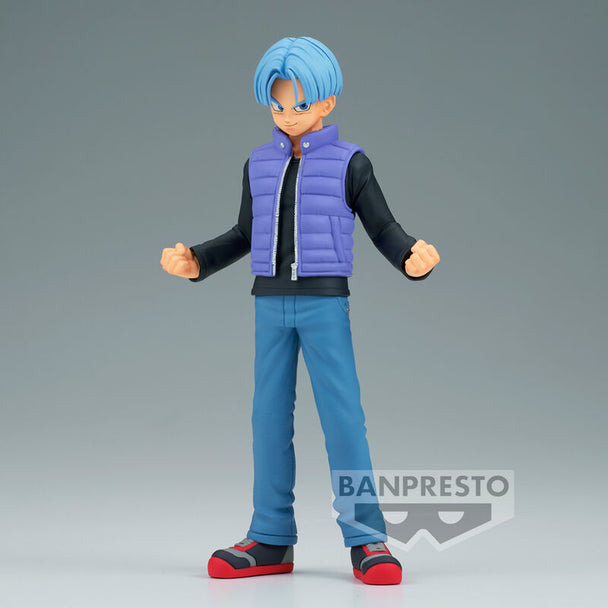 Vue de profil de la figurine Trunks BANPRESTO montrant les détails du costume et des cheveux