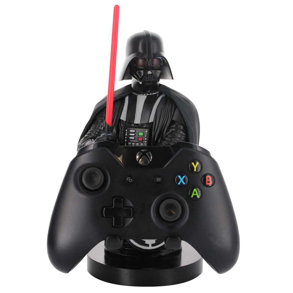 Support Cable Guy sur bureau de gamer avec accessoires Star Wars