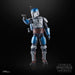 Figurine Mandalorian Fleet Commander posée avec accessoires sur fond neutre