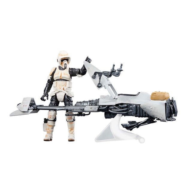 Figurine Speeder Bike Mandalorian vue de face avec Scout Trooper et Grogu en position d’attaque