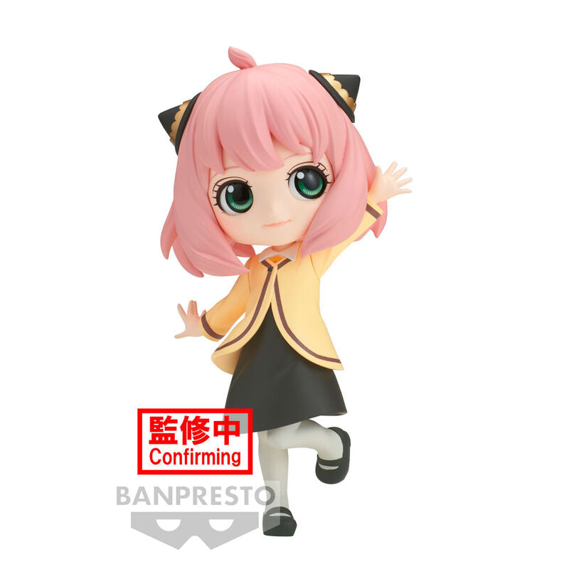 Figurine Anya Forger Q Posket de 13 cm vue de face avec détails colorés et expression joyeuse