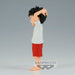 Figurine Monkey D Luffy posée avec son chapeau de paille emblématique, vue latérale