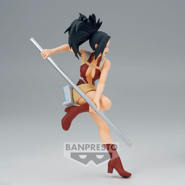 Profil latéral de la figurine Momo Yaoyorozu 14cm signée BANPRESTO