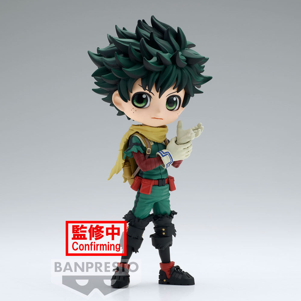 Profil gauche de la figurine Izuku Midoriya Q Posket montrant la pose dynamique et les textures.