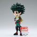 Gros plan sur le visage expressif de la figurine Izuku Midoriya Q Posket avec yeux détaillés.