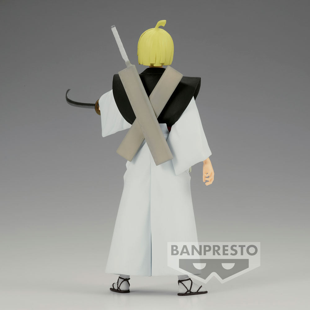 Vue arrière montrant les détails et la finition soignée de la figurine