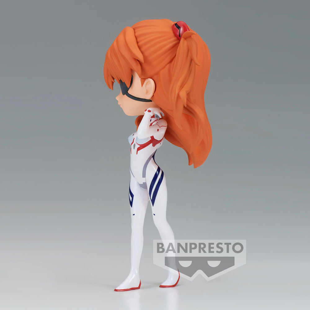 Vue rapprochée du visage expressif de la figurine Q Posket Asuka Shikinami Langley