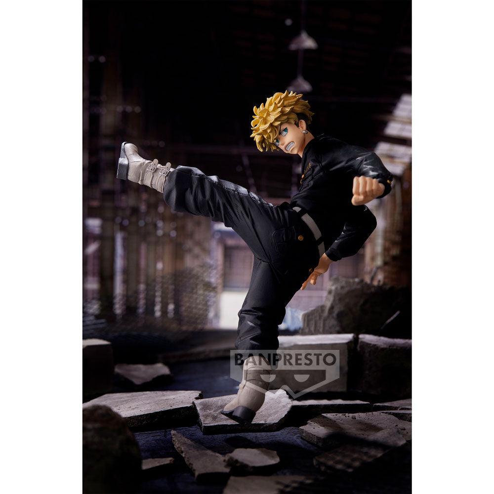 Vue arrière montrant les détails du manteau et des cheveux de la figurine Chifuyu Matsuno