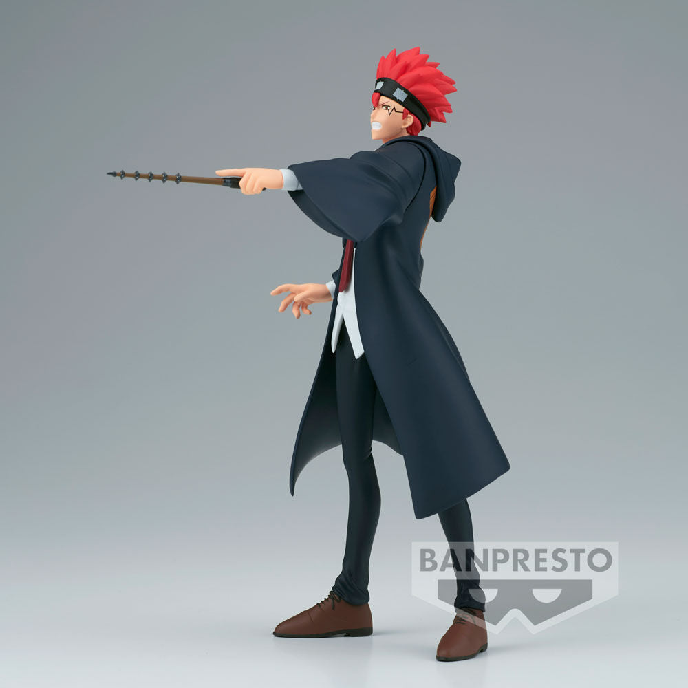 Figurine Mashle DXF Dot Barrett sur socle, présentation complète avec éclairage studio